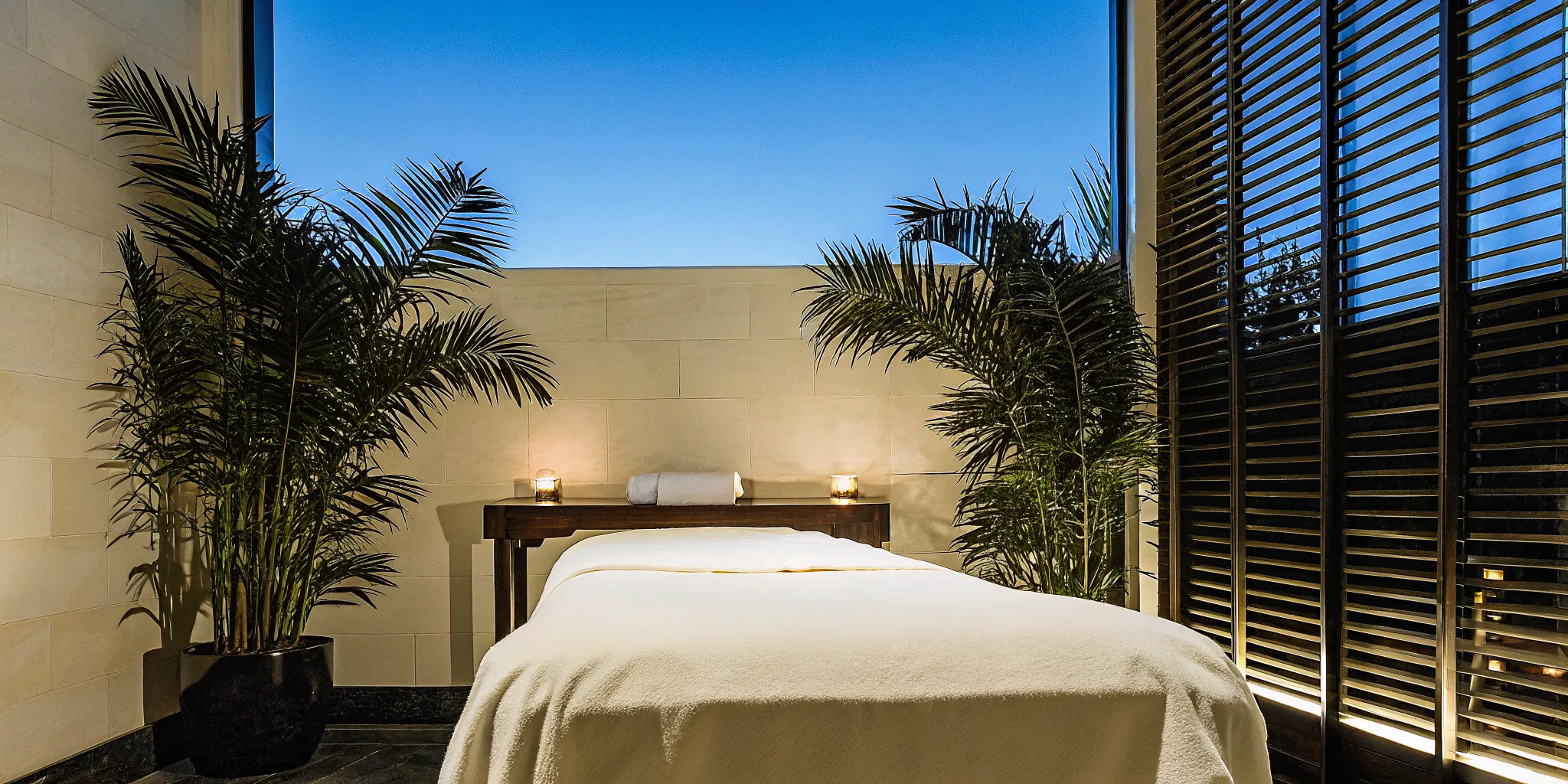 Deep tissue massage room for therapeutic bodywork