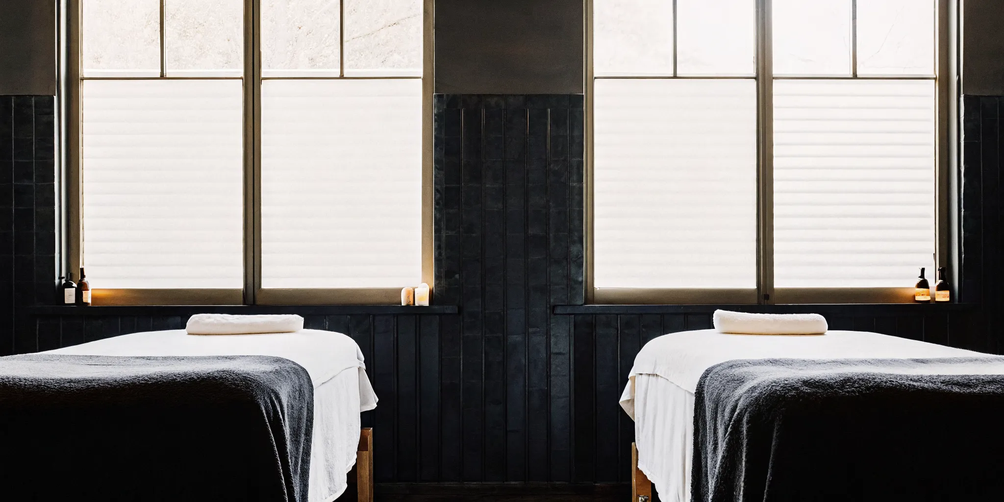 Calm couples massage room showing what to wear to a couples massage